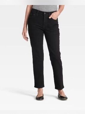 Universal Thread Women's Straight-Leg Jeans in Black